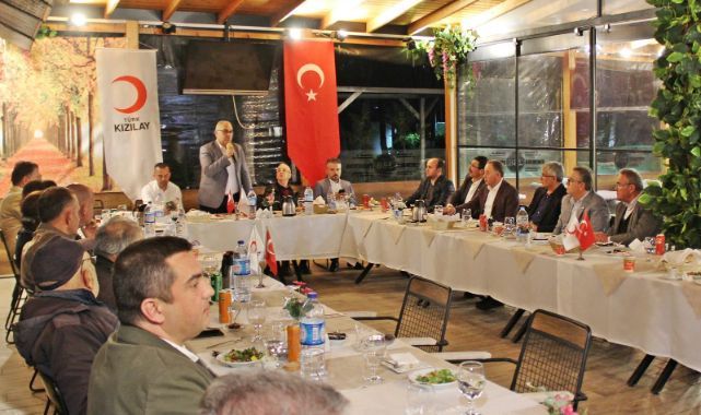 Türk Kızılay Manisa Şube Başkanı Efendioğlu; "Bu Şehirde Birileri Aç Uyursa Vebali Hepimizindir"