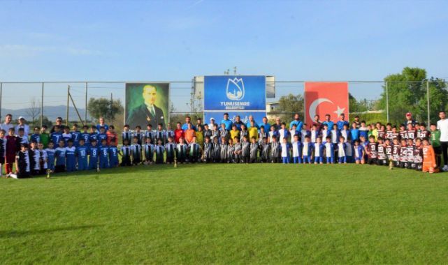 YUNUSEMRE’DE 23 NİSAN FUTBOL TURNUVASI DÜZENLENDİ