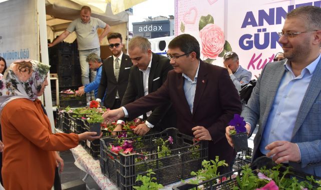 ANNELERİN ÇİÇEĞİ BAŞKAN ÇELİK’TEN