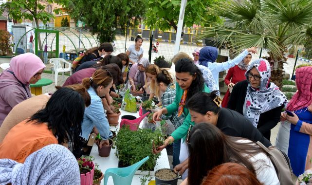 ‘Hayat Oyunu’ projesi ile tarımda domates ekimini öğrenildi