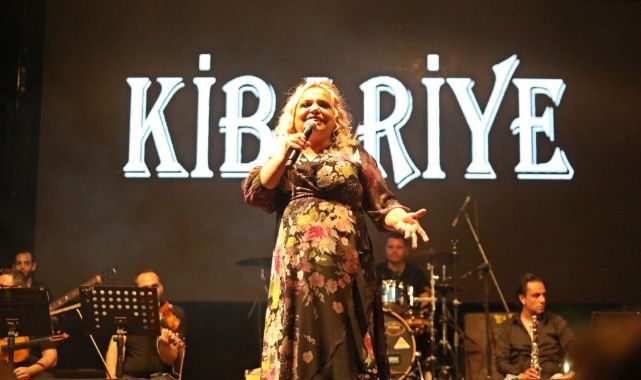 Kibariye’den memleketi Akhisar’da muhteşem konser