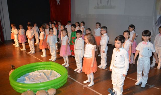 Misak-ı Milli İlkokulu 1.Sınıf F grubunun muhteşem gösterisi