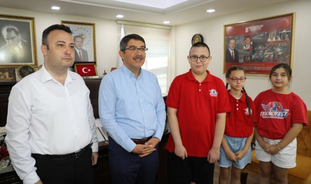 BİLİM SANAT MERKEZİ'NİN DAHİLERİ BAŞKAN ÇELİK'E TEŞEKKÜR ETTİ