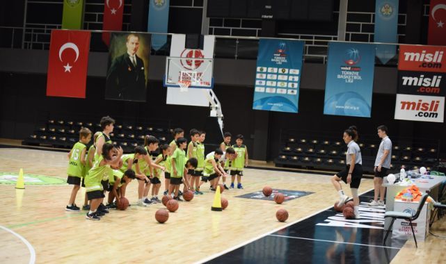 Manisa BBSK’nın Basketbol Yaz Okulu Kayıtları Devam Ediyor