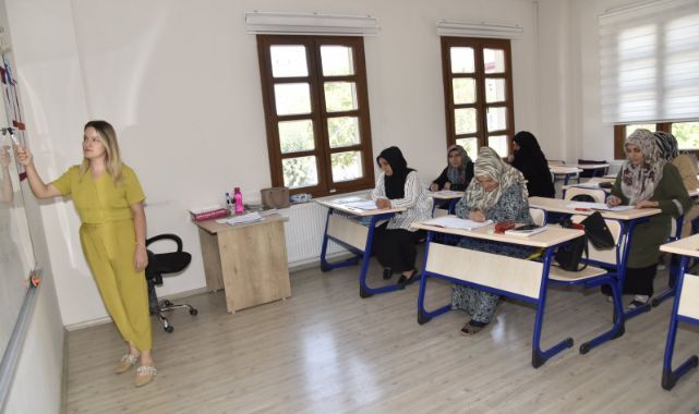 YUNUSEMRE İLE OKUMA YAZMA ÖĞRENİYORLAR