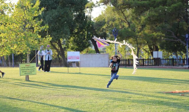 YUNUSEMRE’DE UÇURTMA ŞENLİĞİ