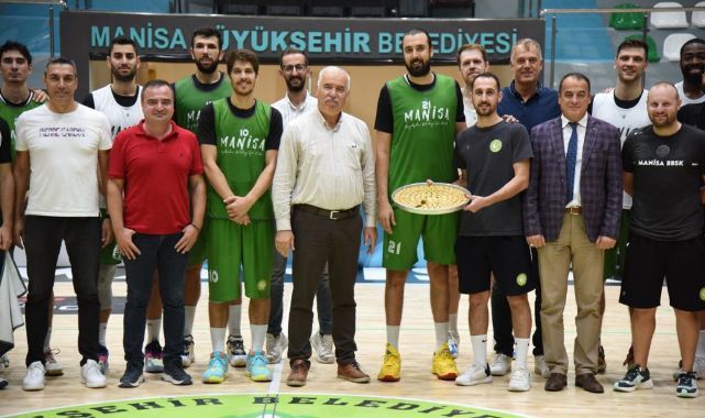 Güzgülü'den Potanın Tarzanlarına 'Tatlı' Ziyaret