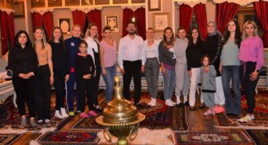 YUNUSEMRE'DE HANIM LOKALLERİ ANTRENÖRLERİ TOPLANTIDA BULUŞTU
