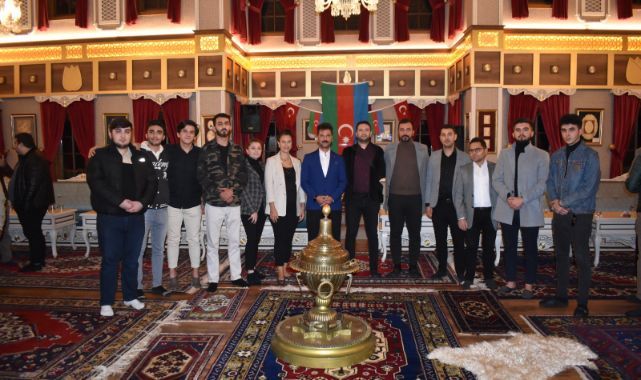 Azerbaycan kültür ve dayanışma derneği ve Celal Bayar üniversitesindeki Azerbaycanlı öğrenciler ile Karabağ zafer gününü kutladı.