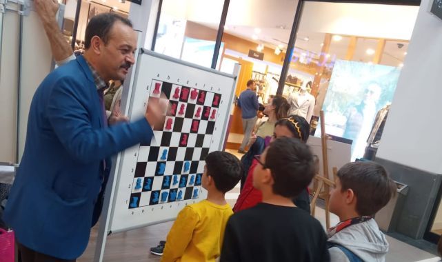 MANİSA'DA SOSYAL MEDYADAN SOSYAL MEYDANA ETKİNLİKLERİ DÜZENLENDİ