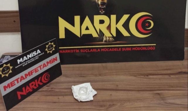 Manisa'da durdurulan şahsın üzerinde metamfetamin maddesi bulundu