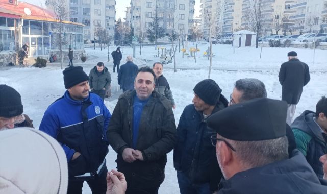 MANİSALI ŞAİR VE EKİBİNDEN DEPREM BÖLGESİNE YARDIM