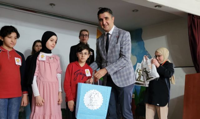 En çok kitap okuyana ödüller verildi