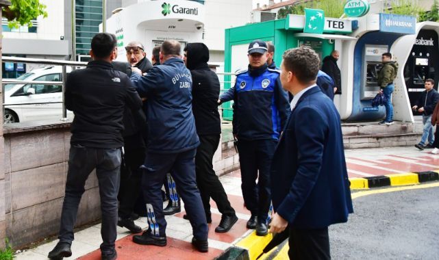 Sen misin Başkanı Protesto eden!...