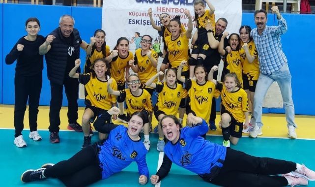 Manisa Cemal Ergün Ortaokulu hentbolde Türkiye Finalleri'nde