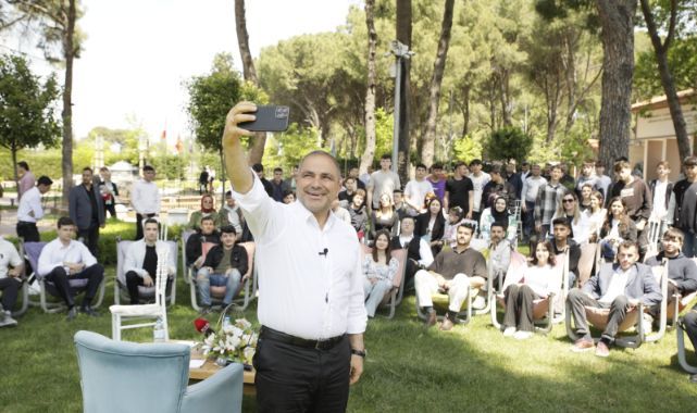 MHP'li Ali Uçak Gençlerin Sorularını Yanıtladı