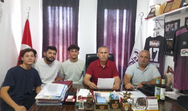Akhisargucu Spor kulübünden açıklama Başkan Nihat Uz okudu   