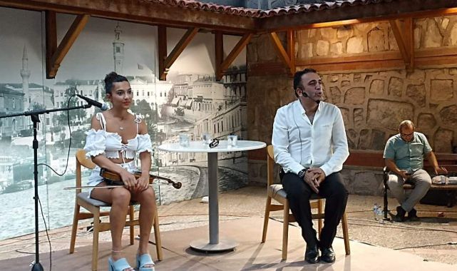 DEPREMZEDE ÇOCUKLAR İÇİN İZMİR'DE AYTEKİN KARAPAÇA RÜZGARI ESTİ