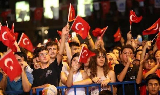 Manisa'ya Ünlü Sanatçı Akını Olacak