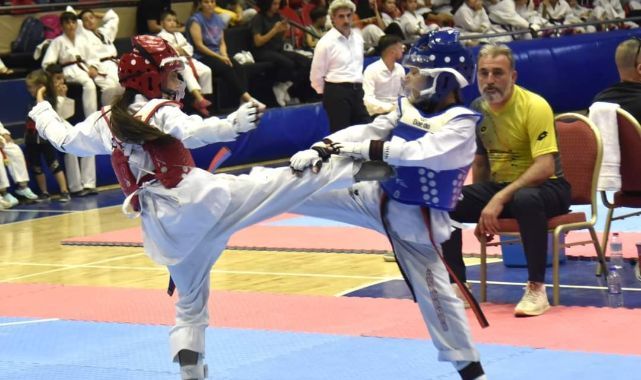 YUNUSEMRELİ TAEKWONDOCULAR SEÇMELERE DAMGA VURDU