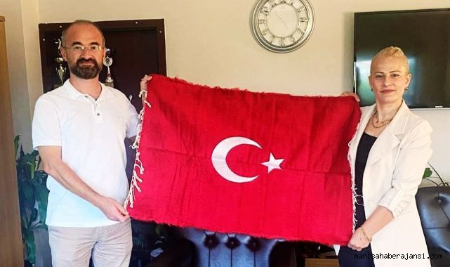 AYNUR AKKOYUN'DAN   BAŞHEKİM  HAMZA BAMBALI'YA ZİYARET