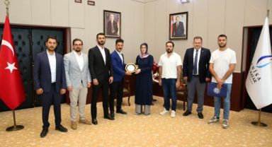 Manisa Azerbaycan Kültür ve Dayanışma Derneğinden Manisa Celal Bayar Üniversitesi Rektörü Prof.Dr. Rana KİBAR'a ziyaret.