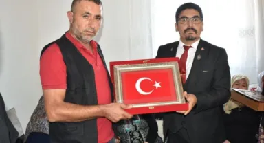 ŞEHİT AİLELERİ VE GAZİLER DERNEĞİNDEN ŞEHİT GÖRECE’NİN AİLESİNE TAZİYE ZİYARETİ