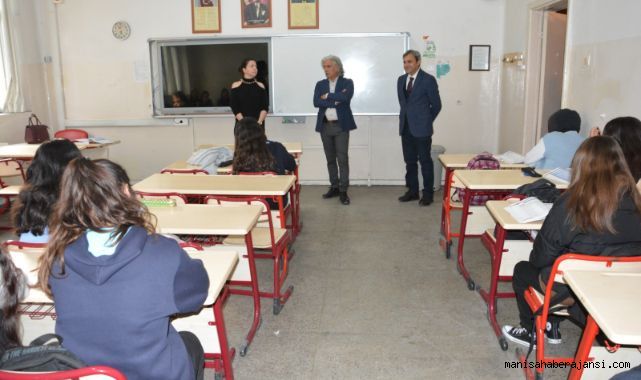 Kaymakam Genel, Kız Meslek Lisesini ziyaret etti