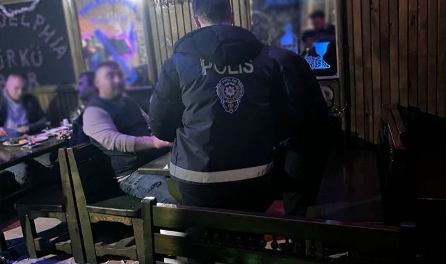 10 Aranan Şahıs Yakalandı, 1 Adet Çalıntı Araç Ele Geçirildi