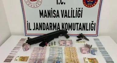Manisa'da kumar oynatan kafeye baskın