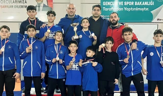 Yunusemreli güreşçiler Denizli'den başarıyla döndü