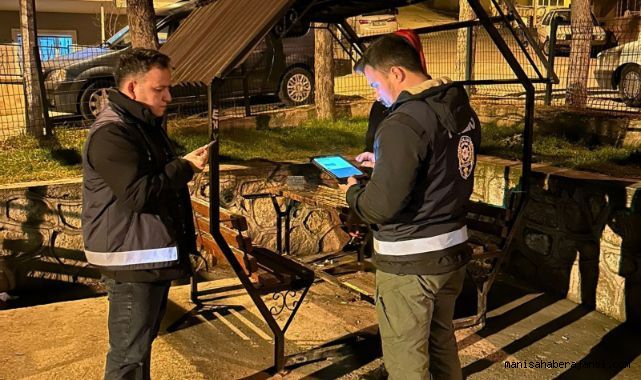 Manisa'da Kapsamlı Güvenlik Operasyonu: 14 Aranan Şahıs Yakalandı, Uyuşturucu ve Silahlar Ele Geçirildi!