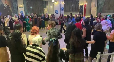 Kamu-Sen Manisa Kadın Üyeleri 8 Mart'ı Kutladı