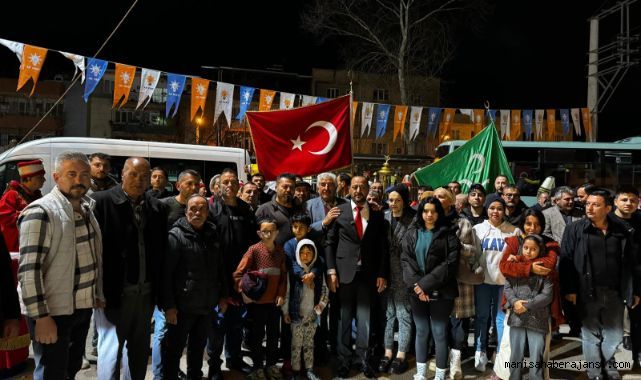 Miting Havasında Mahalle ziyaretleri Manisa da siyasi dengeleri değiştirecek