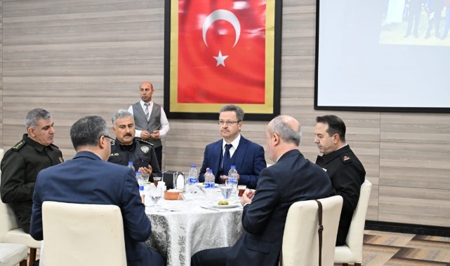 Vali Enver Ünlü ve İl Güvenlik Yetkilileri Bir Araya Geldi