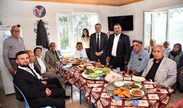 1 GÜNDE 12 MAHALLEYİ ZİYARET ETTİ