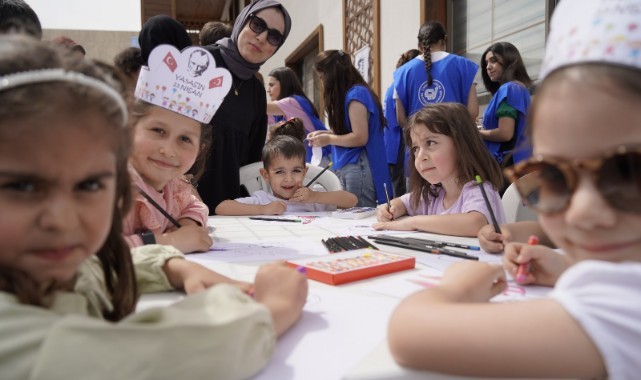 Yunusemre'de 23 Nisan Coşkuyla Kutlandı: Çocuklar Hem Eğlendi Hem Öğrendi