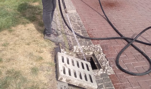 MASKİ’den Kula’nın Üç Mahallesinde Izgara Temizliğ