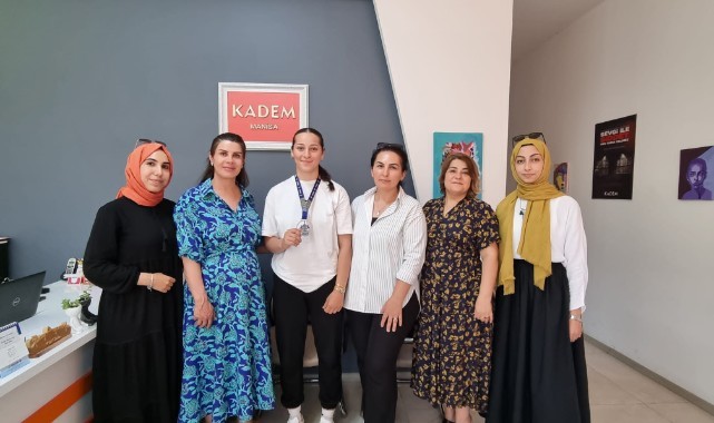 KADEM Milli sporcu Cemile Aykoç'u ağırladı 