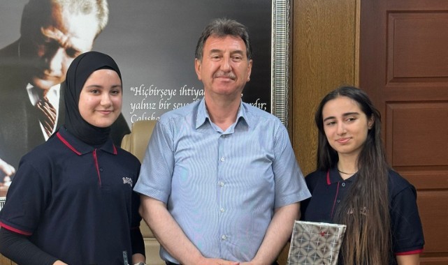 Manisa Arif Çeler Kız Anadolu İmam Hatip Lisesi Öğrencilerinden Büyük Başarı!