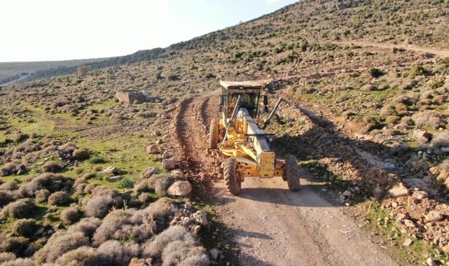 Yunusemre Belediyesi'nden Üreticilere Yol Desteği