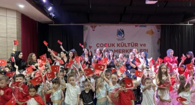 YUNUSEMRELİ MİNİKLER GÖSTERİLERİYLE BÜYÜLEDİ