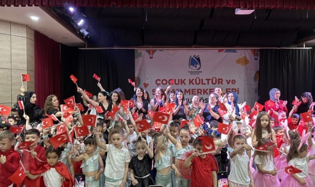 YUNUSEMRELİ MİNİKLER GÖSTERİLERİYLE BÜYÜLEDİ