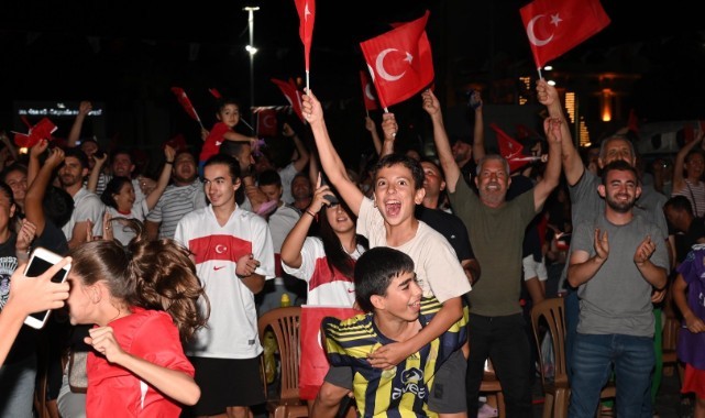 Büyükşehir Belediyesi Avrupa Futbol Şampiyonası Heyecanını Manisa’ya Taşıdı