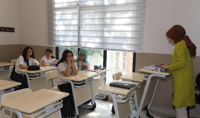 Gençlik Merkezi'nde Kapsamlı Eğitim Başladı