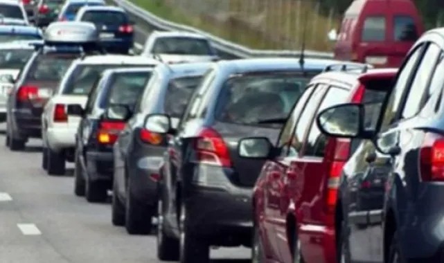 İzmir'de trafiğe kayıtlı araç sayısı Haziran ayı sonu itibarıyla 1 milyon 873 bin 71 oldu