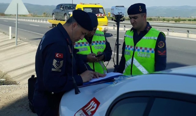Manisa Jandarması'ndan Huzur ve Güvenlik İçin Yoğun Denetim