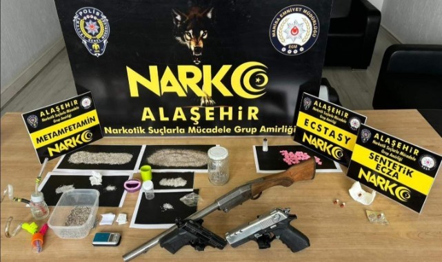 Uyuşturucu Operasyonu Alaşehir'de: 8 Şüpheli Gözaltında, 5 Şahıs Tutuklandı