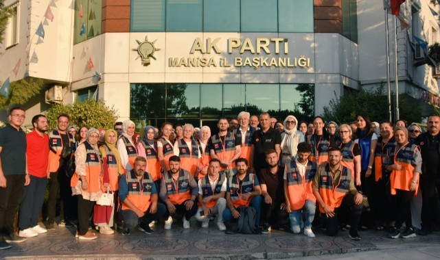 AK Parti Manisa İl Başkanlığında  "7 Bölge 7 Bin Cemre" projesiyle gençler olası afetlere hazırlanıyor.