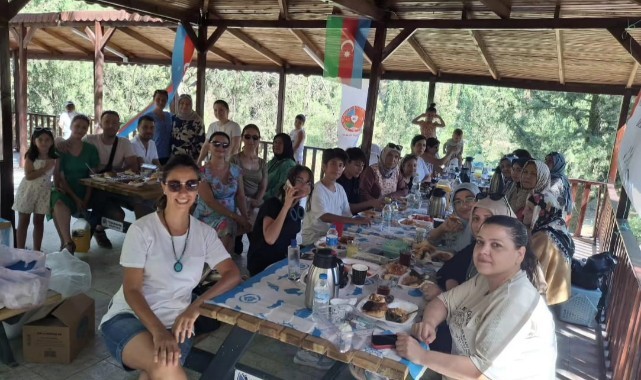 Manisa Azerbaycan Kültür ve Dayanışma Derneği Kadın Kolları Piknikte Buluştu